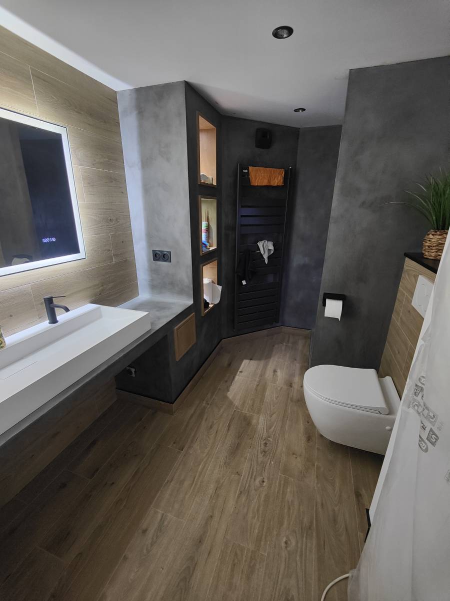 Réparer un béton ciré fissuré ou qui s’effrite à Vesoul proche de Luxeuil-les-Bains