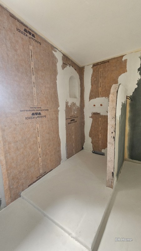 Rénovation complète d’une salle de bain en béton ciré à Besançon (25)
