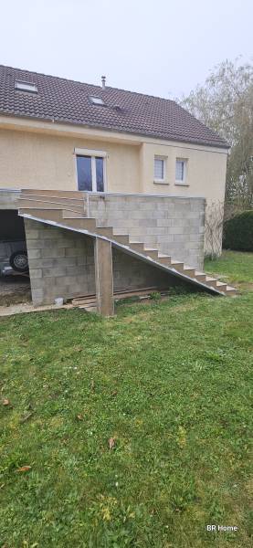 Moquette de pierre sur escalier extérieur à Couternon (Côte-d’Or)