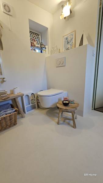 Rénovation de salle de bain en béton ciré à Besançon dans le Doubs