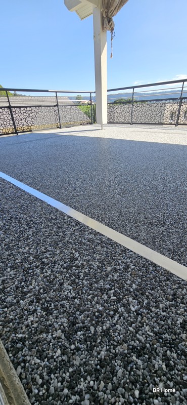 Tapis de pierre sur seuil et terrasse extérieur à Jougne proche de Pontarlier