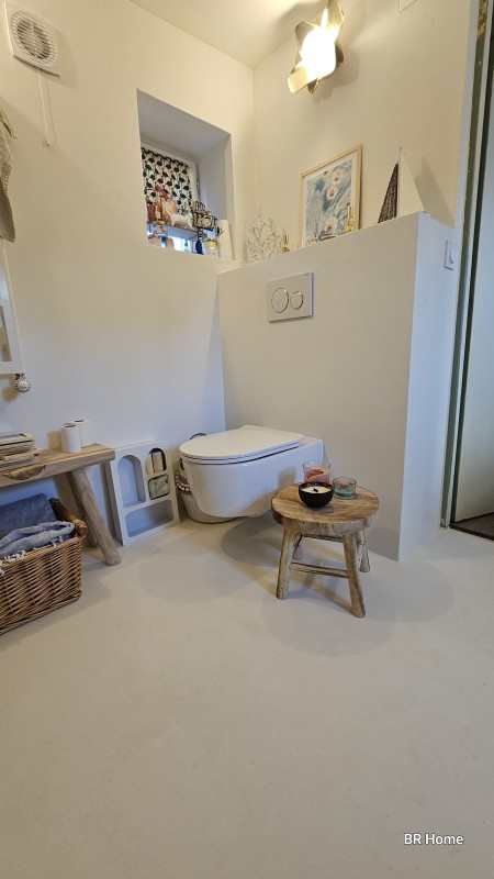 Rénovation complète d’une salle de bain en béton ciré à Besançon (25)