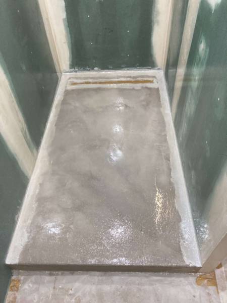 Création d'un receveur sur mesure en mortier époxy