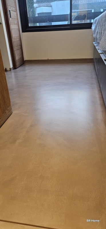 Revêtement de sol en béton ciré taloché facile d'entretien à Dijon en Côte d'Or- BR HOME